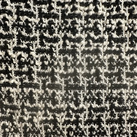 3/$10!!! Max Studio Black and White Tweed Sleeveless Top with Fringe Hem - Picture 5 of 6